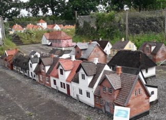 Byvandring i Munkebos miniature-by