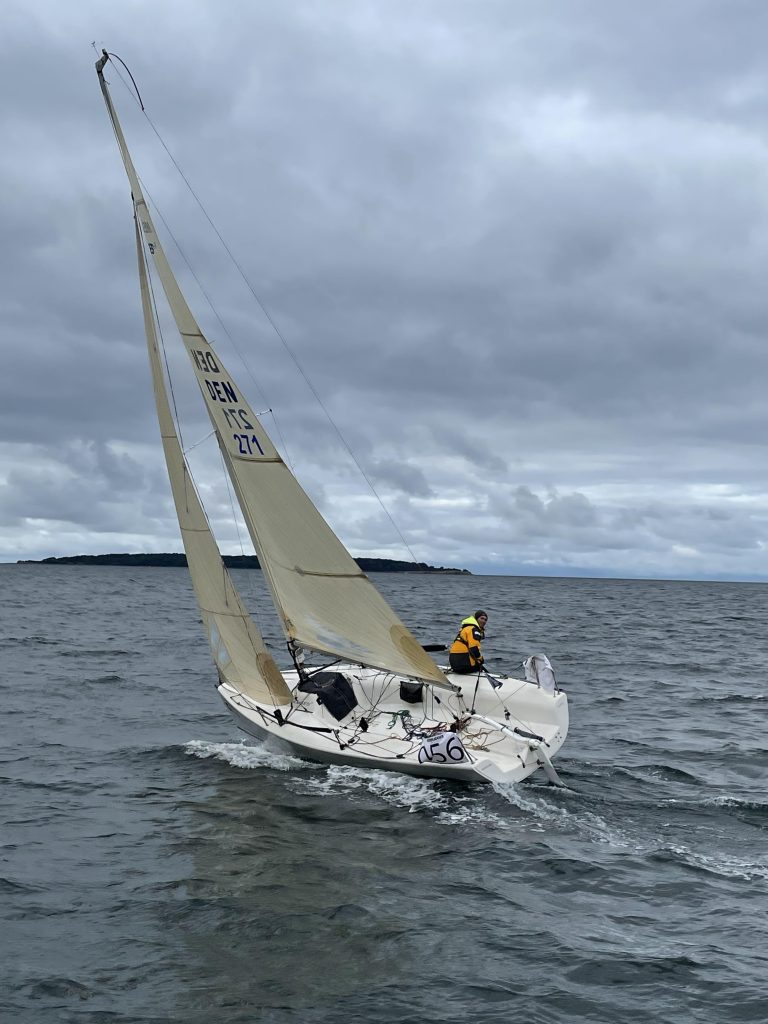 Jørgen Mohr Ernst i båd