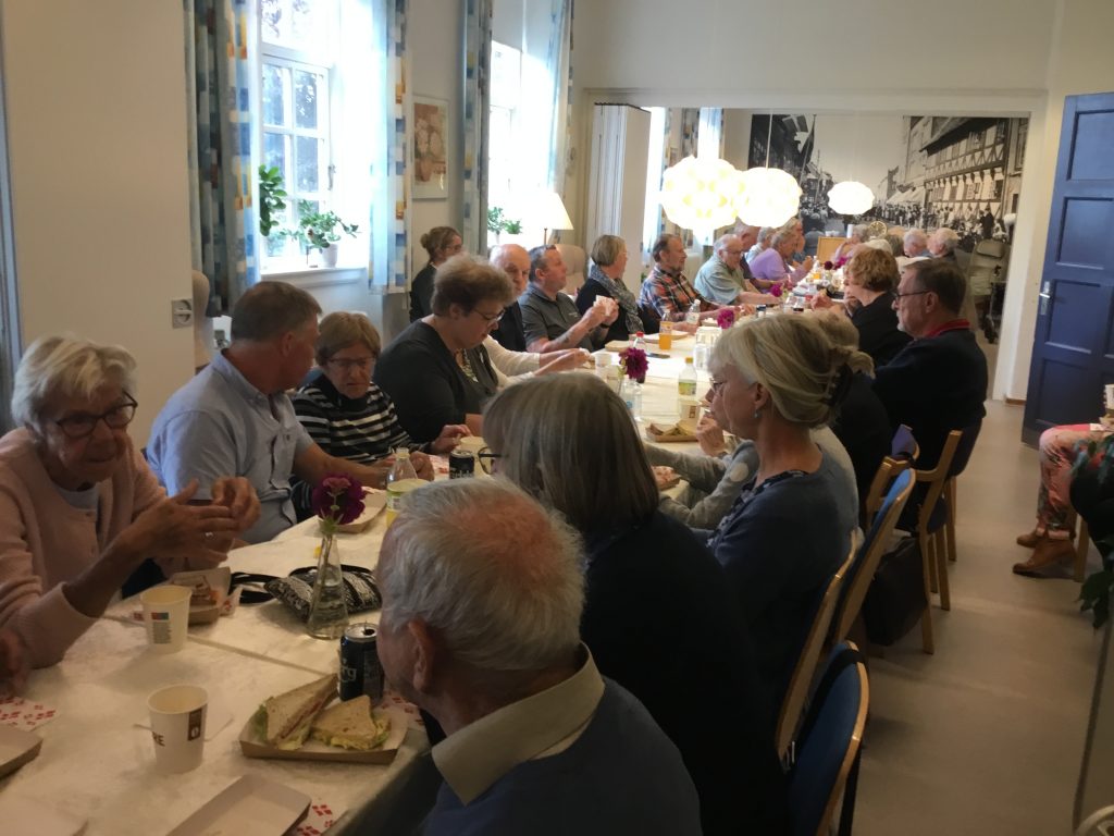 Demsndagen, frokost
