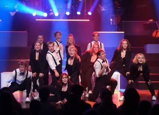 Unge eliteperformere tog kegler