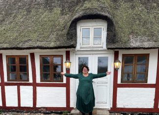 En fransk ridder har forelsket sig i en gammel gård i Dalby
