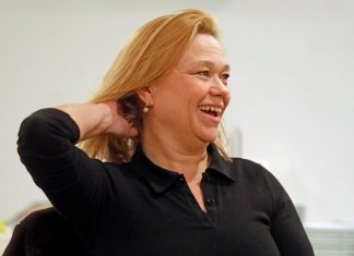 Sofie Stougaard holdt publikum i ånde