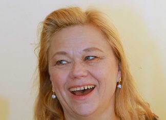 Møde med Kerteminderevyens stjerne Sofie Stougaard