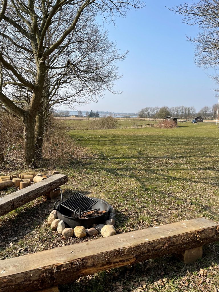 Shelter ridebane udsigt fra bålplads