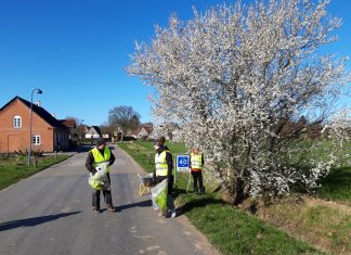 Kertemindere samler affald i weekenden:- Det, folk smider ud ad vinduerne, forsvinder altså ikke