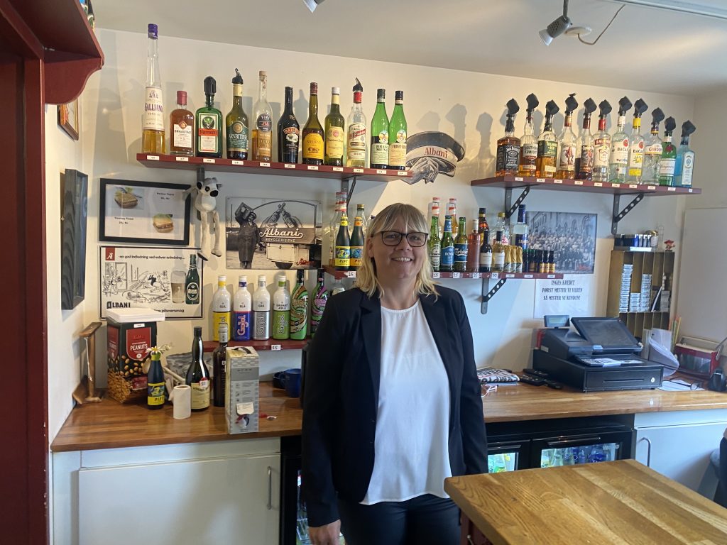 Aja Larsen på Amanda Bar