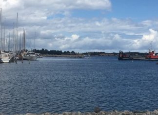 Uerfarne sejlere gik på grund under indsejling til Marinaen