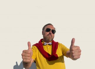 Harske Hubbi optræder til Havnefesten. Men, hvem er han egentlig? Læs eller genlæs artiklen om ham