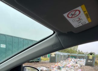 Nogle gange flyder genbrugspladsen i løst plastik – men der er en forklaring