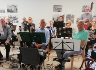 Koncert med “Rundt på gulvet”