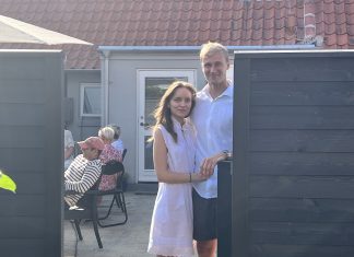 Malte Jäger inviterede byrådet på hotdogs i sit nye hus i går