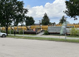 En kilometer lang maskine skal fremtidssikre togtrafikken på Fyn