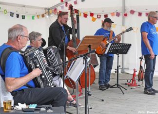Se billedgalleriet: Dejlig visesang ved Musik på Marinaen