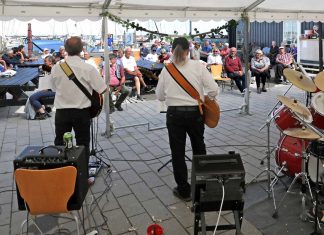 Billedserie: Old Swingers bragte smil på alles læber, da denne uges Musik på Marinaen løb af stablen