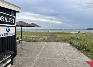 Waterdrops får donation til en boardwalk og havkajakker