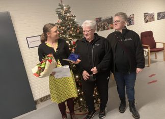 Langeskov Borgerforening overraskede plejehjemsleder med donation Birkelund Plejehjem