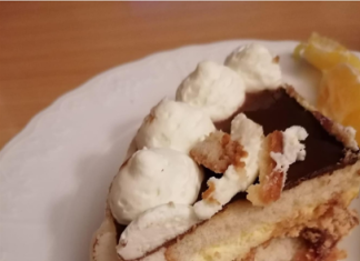 Mystik om metaldele i othello-lagkage Othello