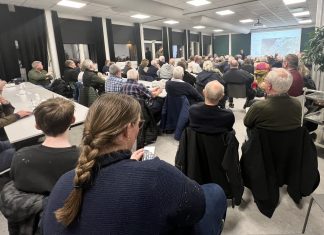 Massivt fremmøde til borgermøde i Munkebo Img 5001