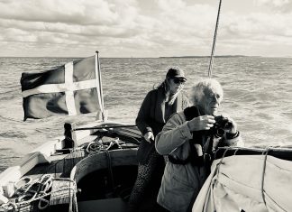 Ny udstilling om togter med Rylen i Limfjorden 100 år efter Larsen Mia Nelle Drøschler Og Skipper Jens Bohr Ombord På Rylen. 2023. Foto Morten Sørensen (1)