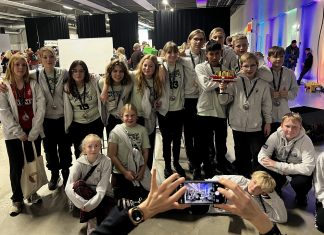 Langeskov stod sammen: I dag rejser de danske robotmestre til Tjekkiet Img 3276