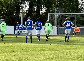 KB slog topholdet i sæsonens bedste kamp Emil Kingo Eriksen scorer på straffespark til 1-0 for KB i hjemmekampen mod Middelfart. Foto: Peter Hougesen