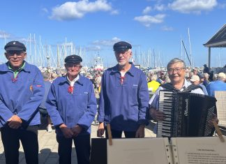 Sømandssange i solskin – Kjerteminde-Fiskerne i sommerstemning Img 0513