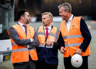 Ministre, borgmestre og virksomhedsledere diskuterede vindenergi på Odense Havn Credit Lasse Lagoni, Odense Port 3031 X 2021