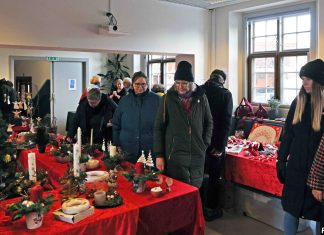 Julemarked med kundetække Kunder På Marked