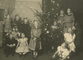 Nedtælling til jul: 7. december Børn Og Juletræ