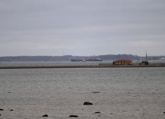 Grundstødt skib var for tungt til at blive trukket fri: Forsøg igen torsdag Image (1)