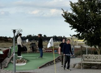 Oplev en alternativ golfturnering lige før den store golfturnering Minigolf1