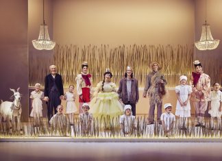 Fantasifuld og farverig Klodshans på Odense Teater Foto: Emilia Therese