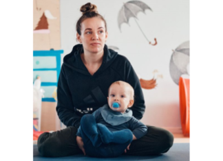 Mødrehjælpen tilbyder babyyoga med mor og far Yogababy