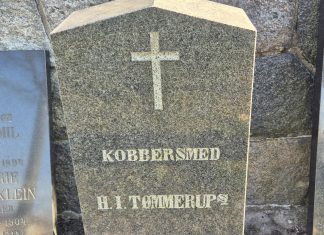 Da Kertemindes kirkegård var opdelt efter rangklasser Gravsten 1