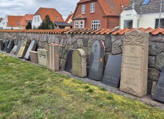 Mange gravsten på Kerteminde Gl. Kirkegård er blevet smidt ud Gravsten Gamle Kirkegård