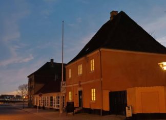 Der skrues ned for gadebelysningen i Kerteminde Kommune Kerteminde by night