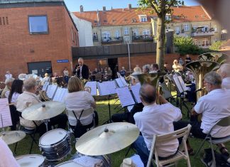 Kom til sensommerkoncert under åben himmel Nenia Brass Band