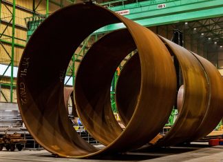 Stor indsats for at hjælpe fyrede fra vindmøllefabrik i job igen Cs