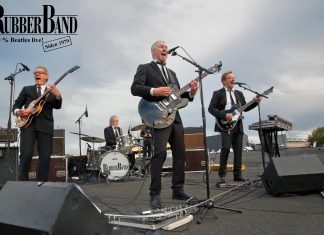 Kom meget tæt på The Beatles Rubberpress rooftop photo 2017