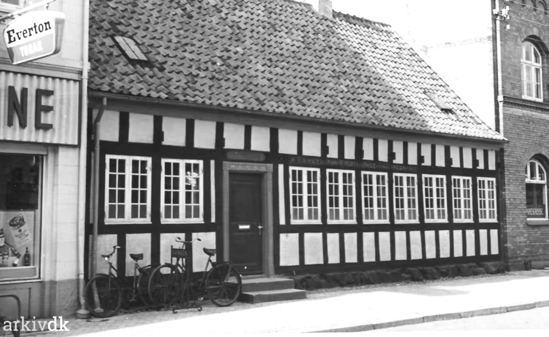 Langegade 31 ca 1955. Arkiv.dk