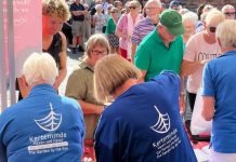 Turisterne vender blikket mod Kerteminde Turismens Venner Kirsebaerfestival scaled turister