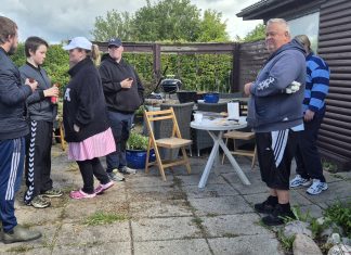 Kræftsyg 87-årig kunne ikke længere klare have og hus – så trådte frivillige til Frivillige ordner have i Sommerbyen