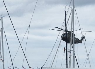 Marinaens Dag for fulde sejl: Til vands, til lands og i luften Marinaens Dag redningshelikopter