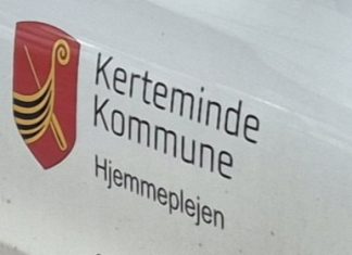 Hjemmeplejen advarer mod falske hjemmeplejere efter 10 forsøg på tricktyveri mod ældre i deres hjem Hjemmeplejen bil nær