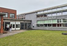 Langeskov Skole må vente et år mere på at få udskiftet tage Langeskov Skole