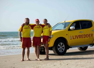 Livreddere fejrer 20 års jubilæum på nordstranden og byder på kage Livredderne er klar til sommeren