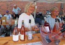 Hestevogn, helikopter og hummersuppe. Se alle Emils fotos fra lørdag i golfugen 03 Rosé Menu (12)