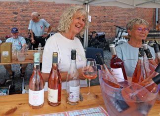 Hestevogn, helikopter og hummersuppe. Se alle Emils fotos fra lørdag i golfugen 03 Rosé Menu (12)