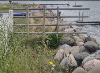 Afspærring af sti ved fjorden skal fjernes senest 31. august Spærret sti ved Longsvej