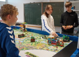 Langeskov-elever gør klar til robotbrag på hjemmebane Noah Linow, Andreas Nikolaisen og Caroline Falk